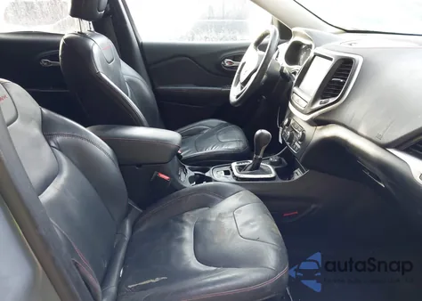 2014 Jeep Cherokee Trailhawk из США, поврежденный, VIN 1C4PJMBS4EW158864